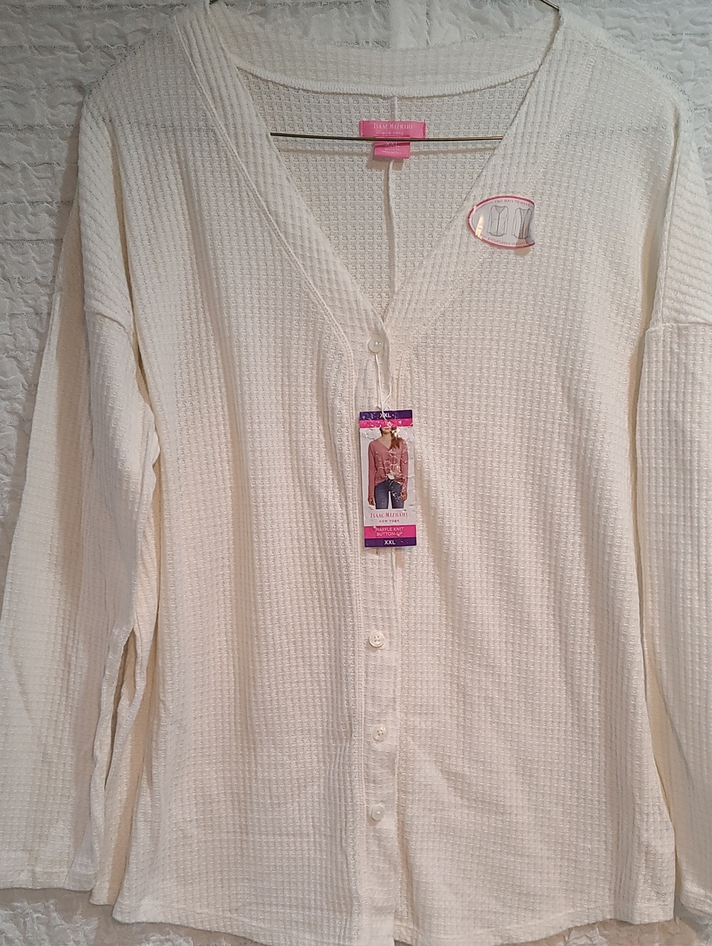Isaac Mizrahi ivory waffle weave design Button Down Sweater Cardigan NWT, PTP 31
